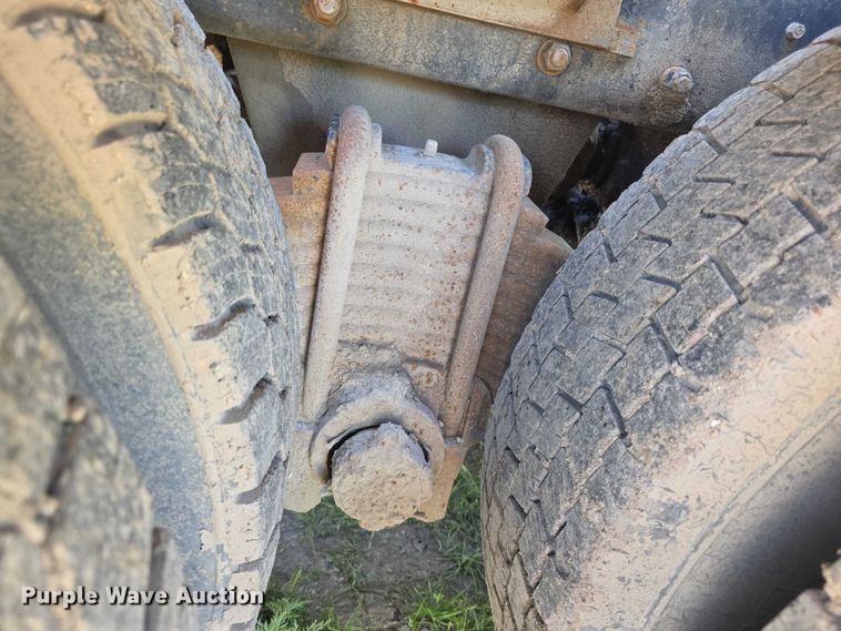 image for item FH6024 1994 Mack RD690S roll-off container truck