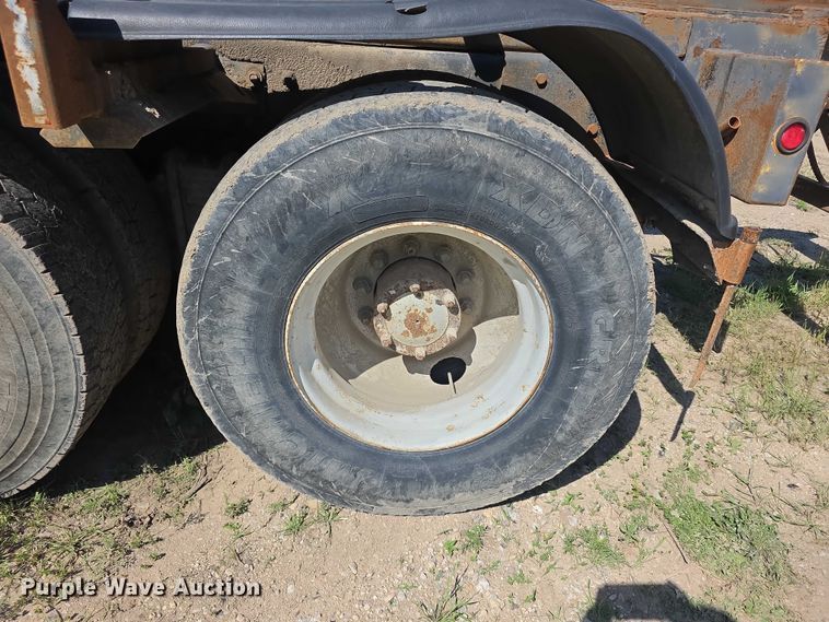 image for item FH6024 1994 Mack RD690S roll-off container truck