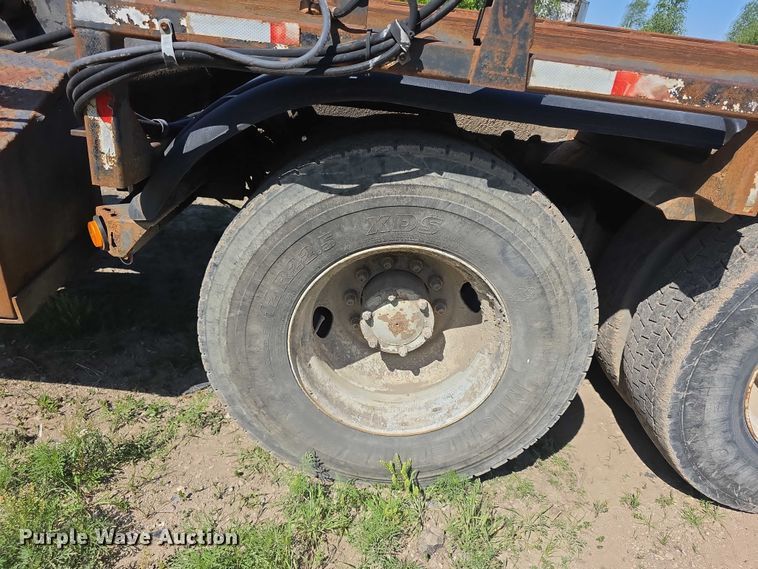 image for item FH6024 1994 Mack RD690S roll-off container truck
