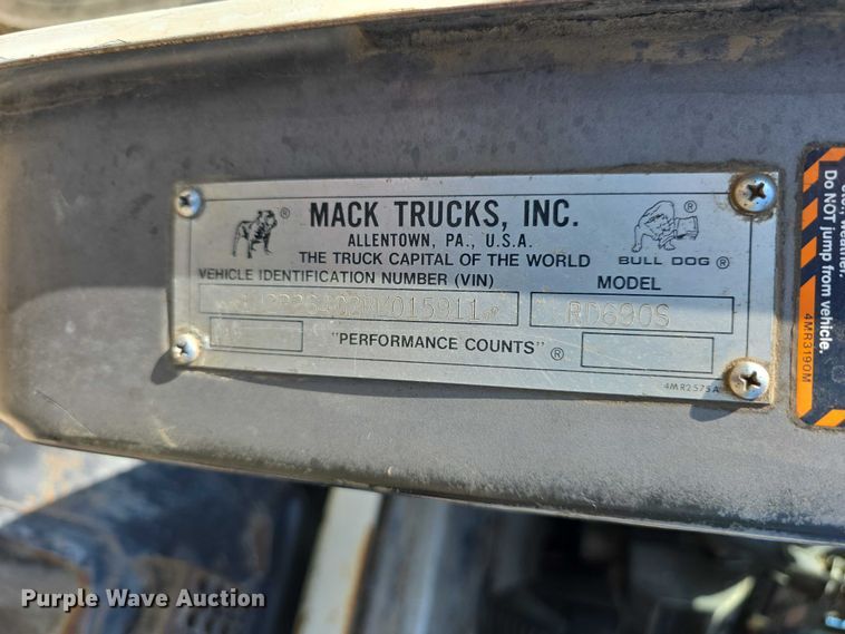 image for item FH6024 1994 Mack RD690S roll-off container truck
