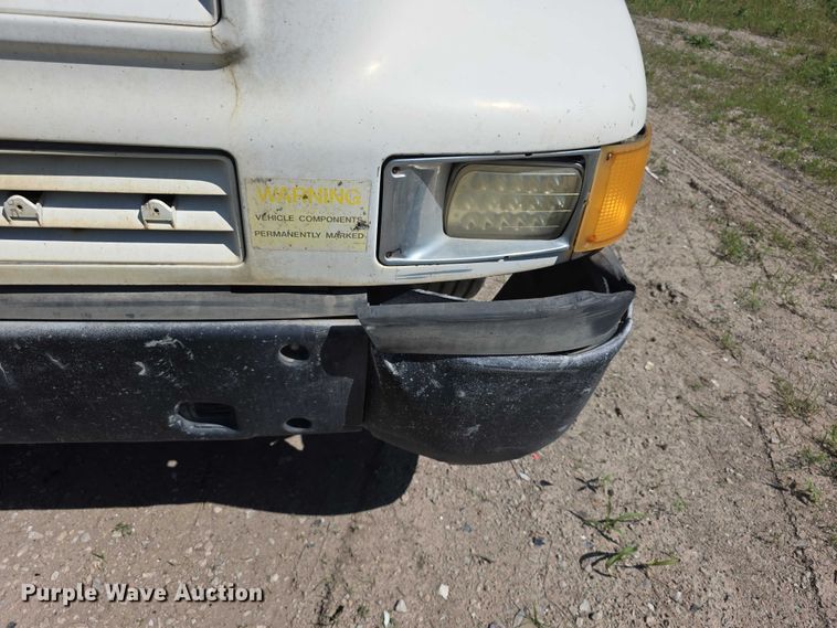 image for item FH6025 1988 International 8300 semi truck