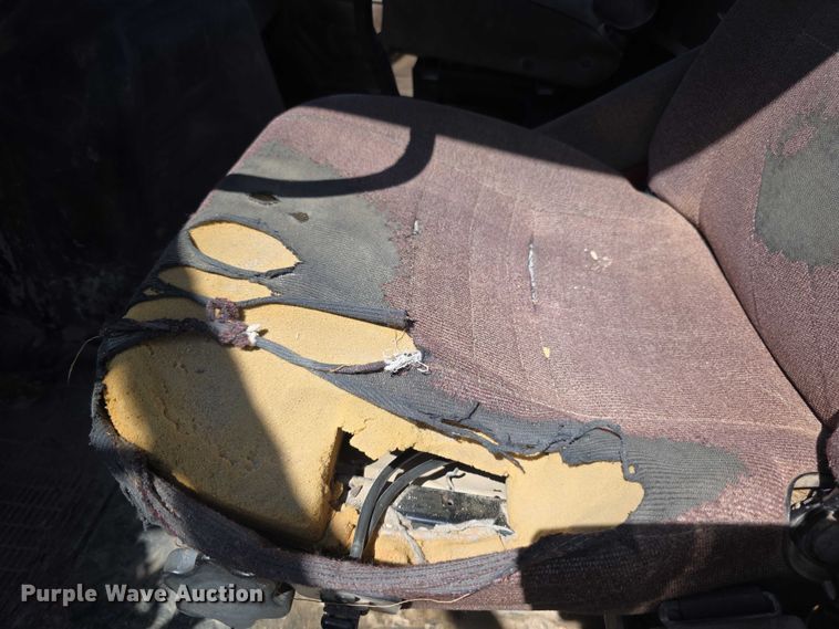 image for item FH6025 1988 International 8300 semi truck