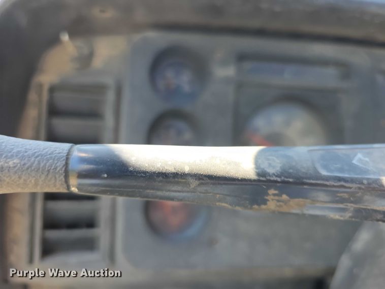 image for item FH6025 1988 International 8300 semi truck