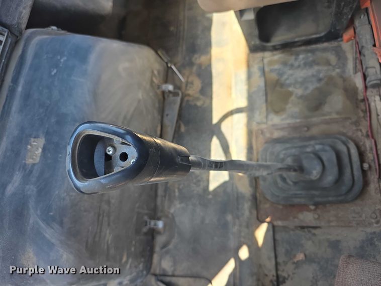 image for item FH6025 1988 International 8300 semi truck