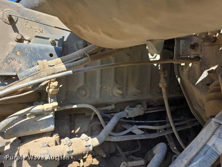 image for item FH6025 1988 International 8300 semi truck