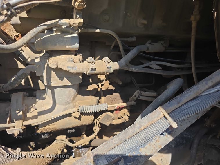 image for item FH6025 1988 International 8300 semi truck