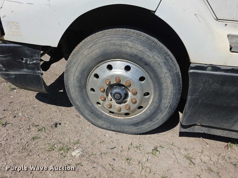image for item FH6025 1988 International 8300 semi truck