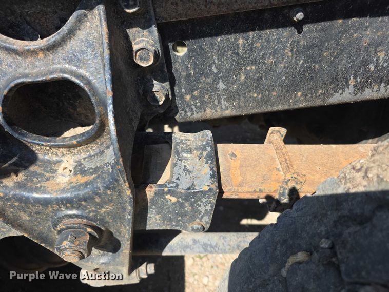 image for item FH6025 1988 International 8300 semi truck