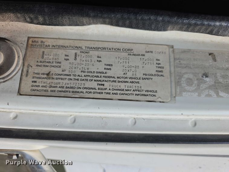 image for item FH6025 1988 International 8300 semi truck
