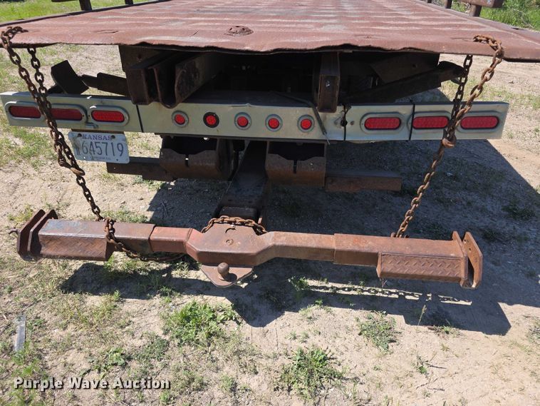 image for item FH6026 2002 International 4300 rollback truck