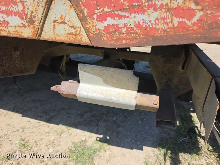 image for item FH6026 2002 International 4300 rollback truck