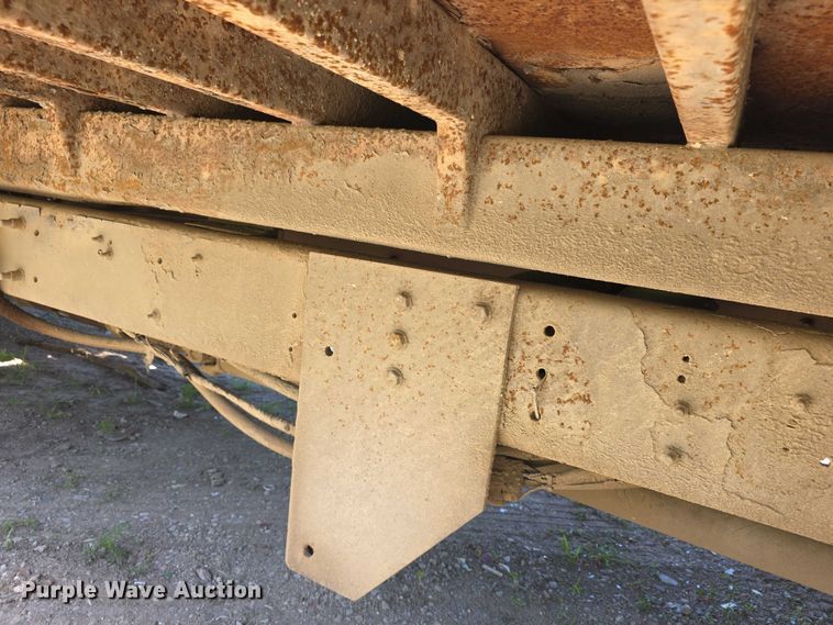 image for item FH6026 2002 International 4300 rollback truck