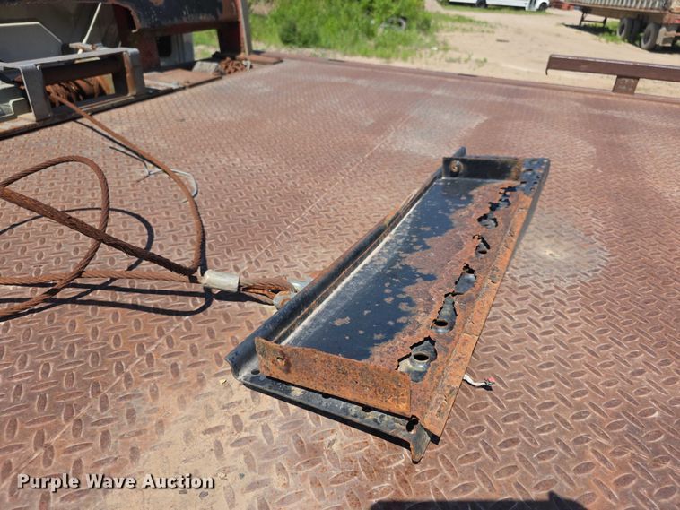 image for item FH6026 2002 International 4300 rollback truck