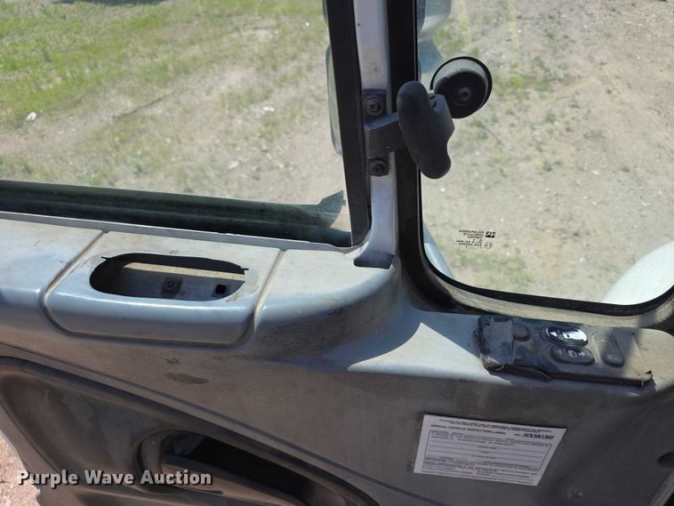 image for item FH6026 2002 International 4300 rollback truck