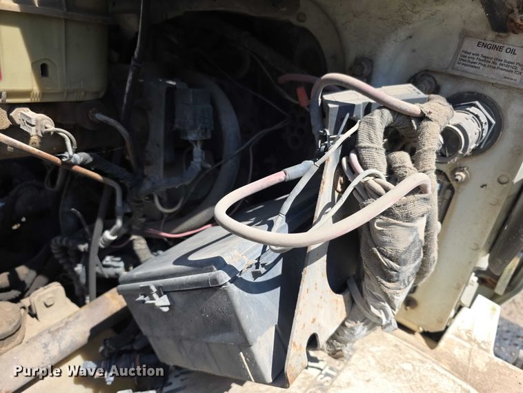 image for item FH6026 2002 International 4300 rollback truck