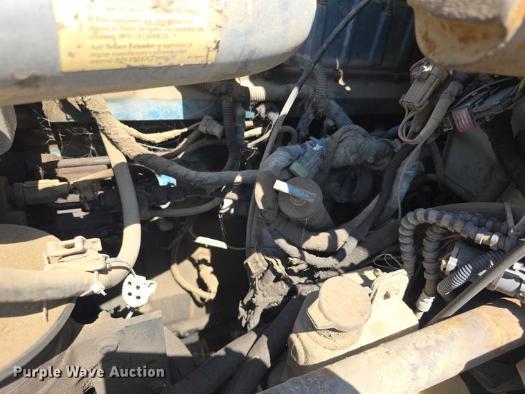 image for item FH6026 2002 International 4300 rollback truck