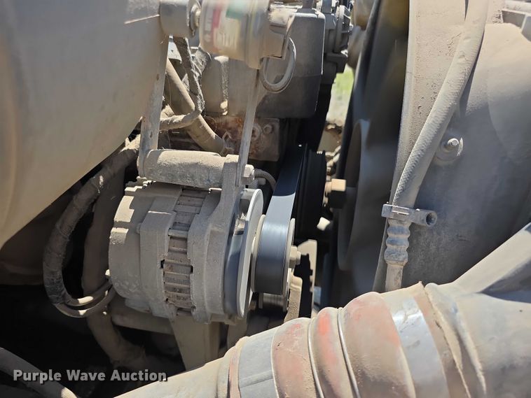 image for item FH6026 2002 International 4300 rollback truck