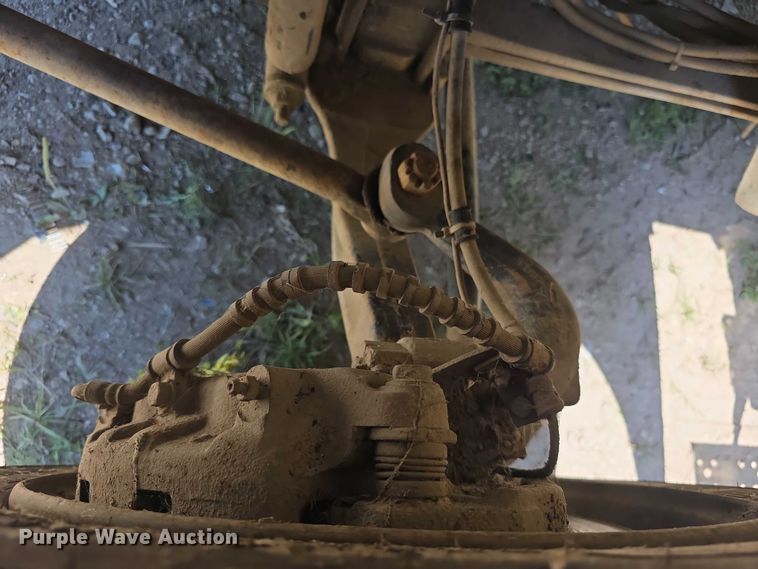 image for item FH6026 2002 International 4300 rollback truck