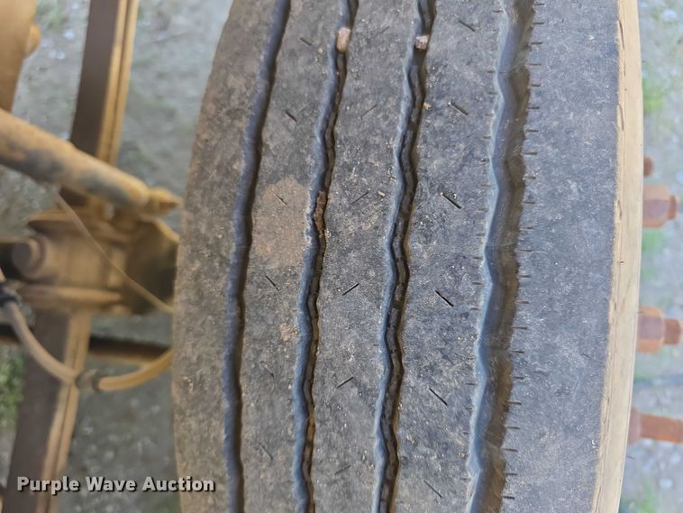 image for item FH6026 2002 International 4300 rollback truck