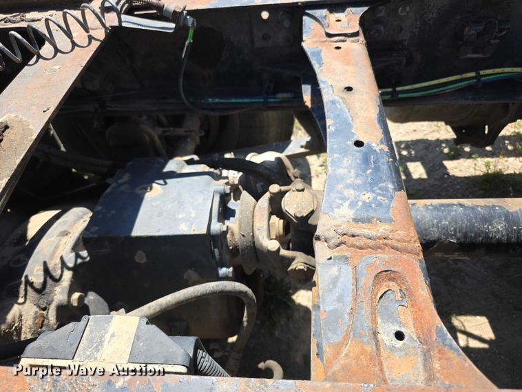 image for item FH6027 2002 Freightliner Columbia semi truck