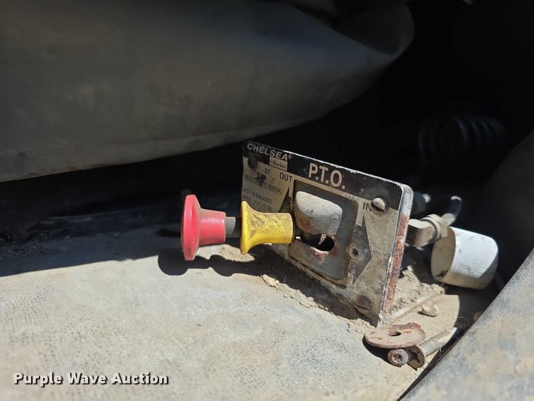 image for item FH6027 2002 Freightliner Columbia semi truck