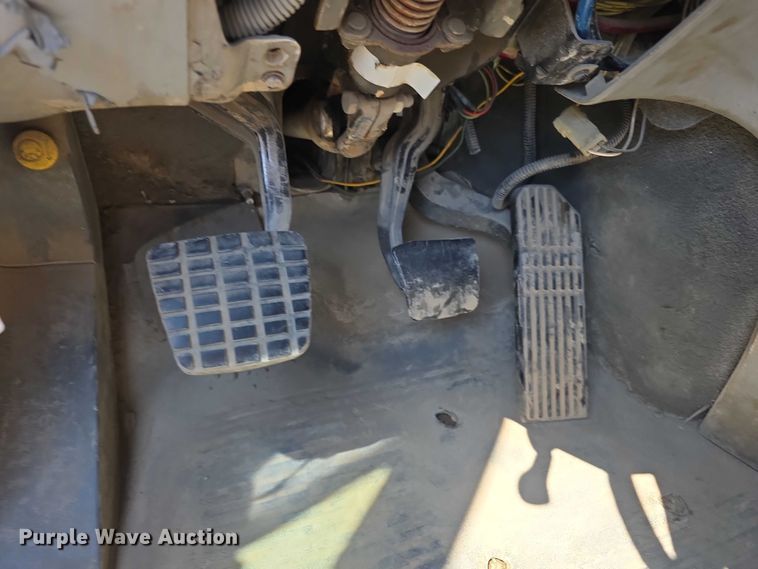 image for item FH6027 2002 Freightliner Columbia semi truck