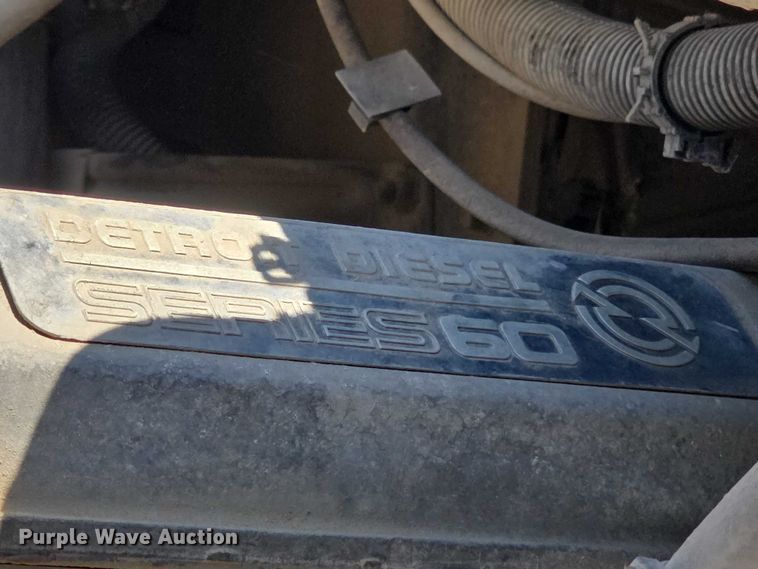 image for item FH6027 2002 Freightliner Columbia semi truck