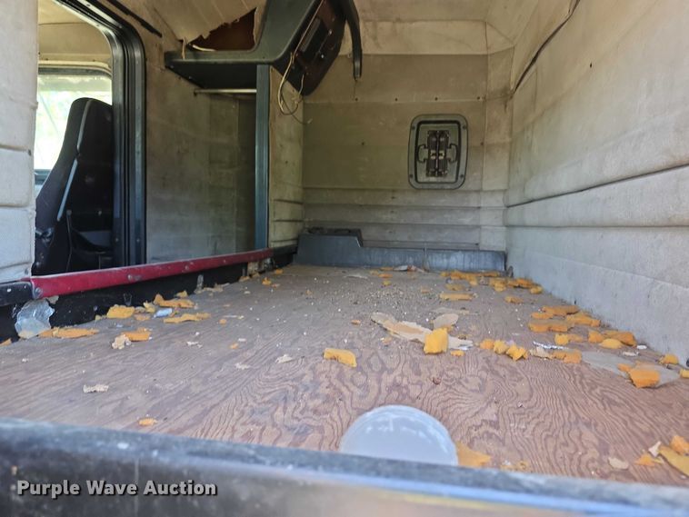image for item FH6028 1990 Peterbilt 379 semi truck