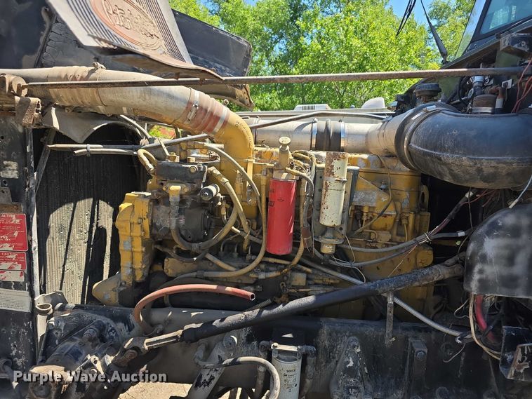 image for item FH6028 1990 Peterbilt 379 semi truck