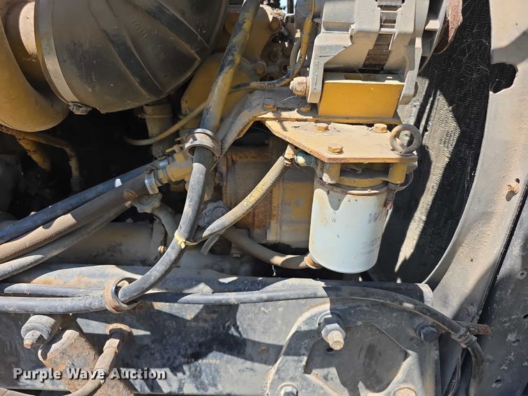 image for item FH6028 1990 Peterbilt 379 semi truck