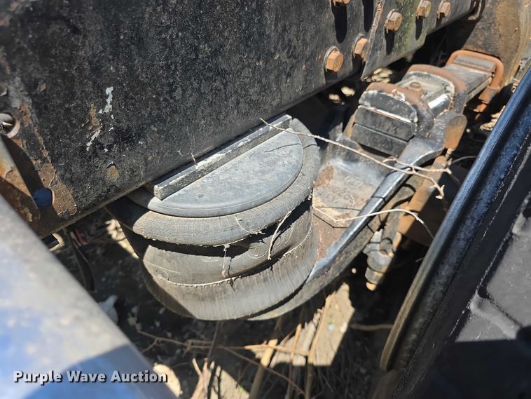 image for item FH6028 1990 Peterbilt 379 semi truck