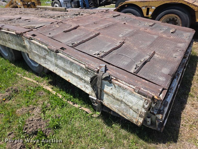 image for item FH6030 1979 Trail-Eze 5545-1320 drop deck hydraulic tail equipment trailer