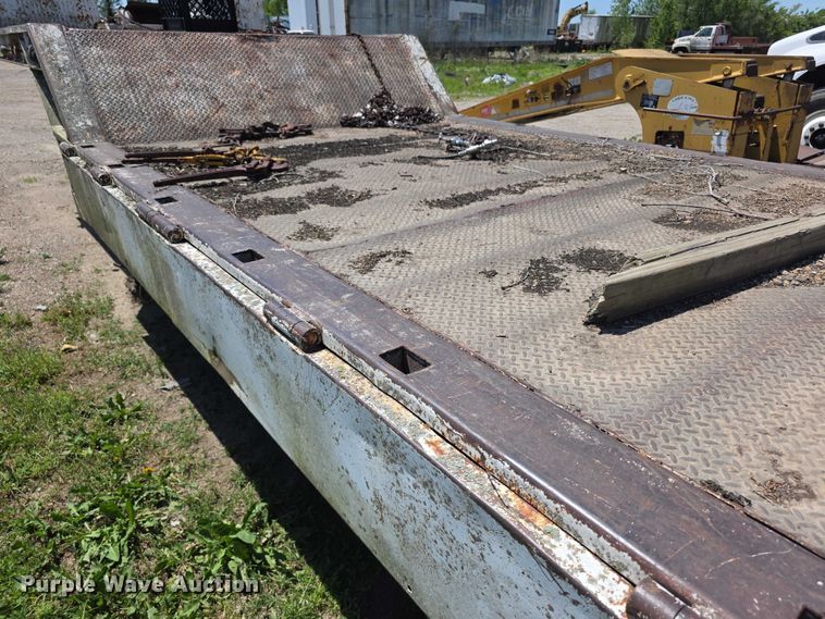 image for item FH6030 1979 Trail-Eze 5545-1320 drop deck hydraulic tail equipment trailer