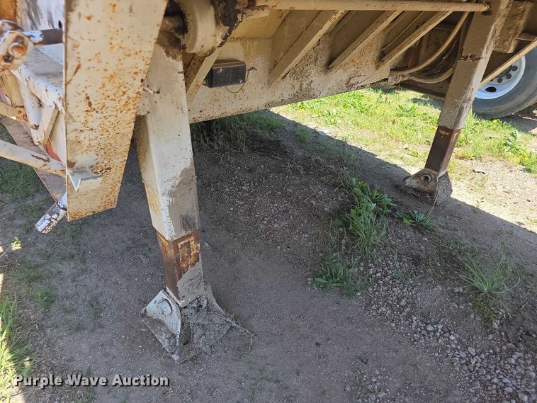 image for item FH6030 1979 Trail-Eze 5545-1320 drop deck hydraulic tail equipment trailer
