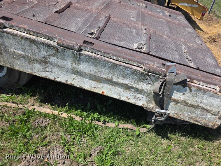 image for item FH6030 1979 Trail-Eze 5545-1320 drop deck hydraulic tail equipment trailer