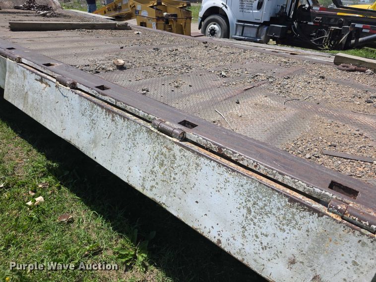 image for item FH6030 1979 Trail-Eze 5545-1320 drop deck hydraulic tail equipment trailer