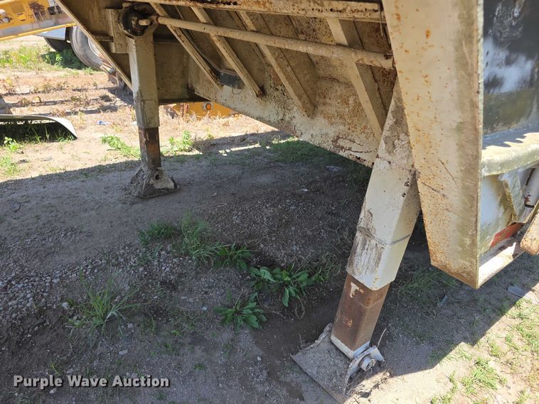 image for item FH6030 1979 Trail-Eze 5545-1320 drop deck hydraulic tail equipment trailer
