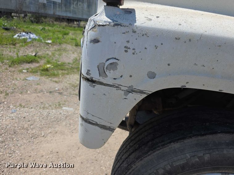 image for item FH6031 1988 International F2275 semi truck