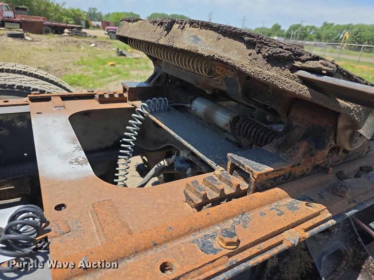 image for item FH6031 1988 International F2275 semi truck