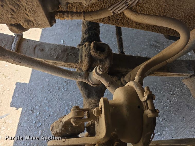 image for item FH6031 1988 International F2275 semi truck