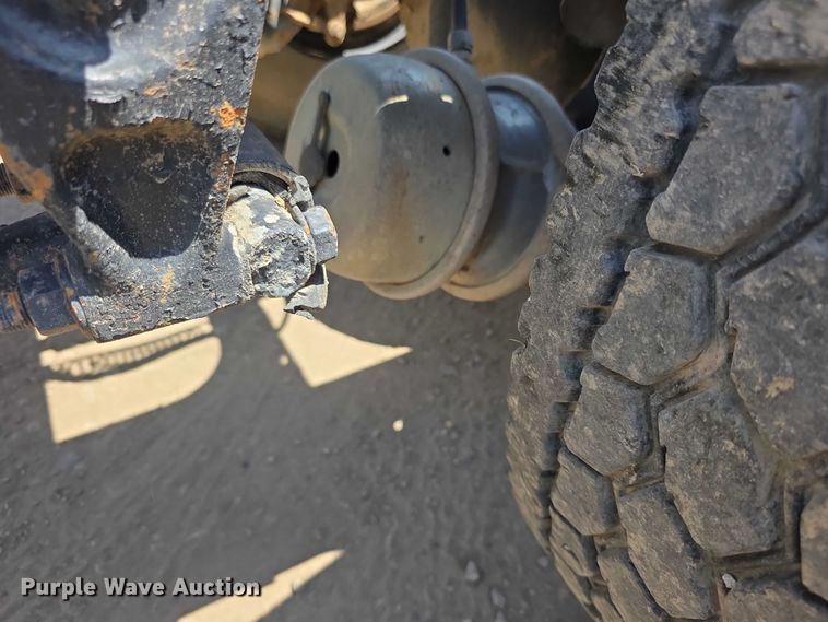 image for item FH6031 1988 International F2275 semi truck