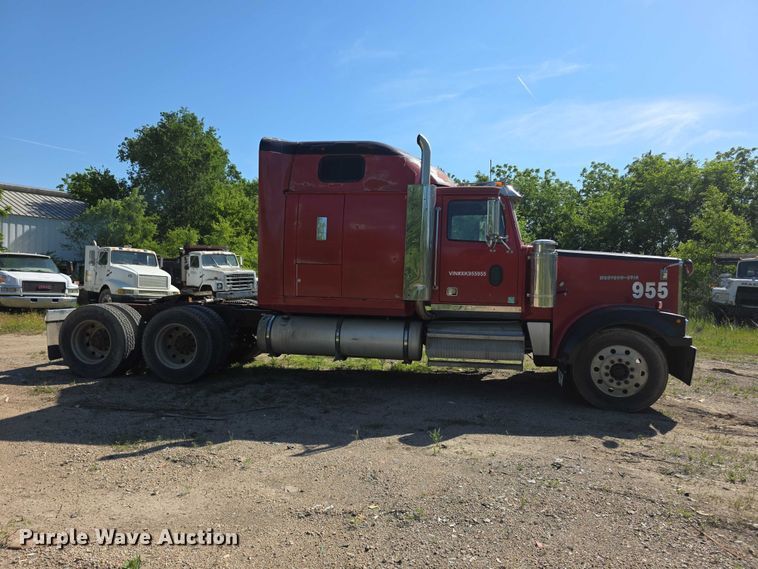 image for item FH6043 1999 Western Star 4900 semi truck