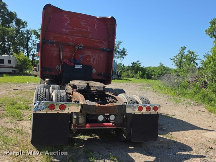 image for item FH6043 1999 Western Star 4900 semi truck