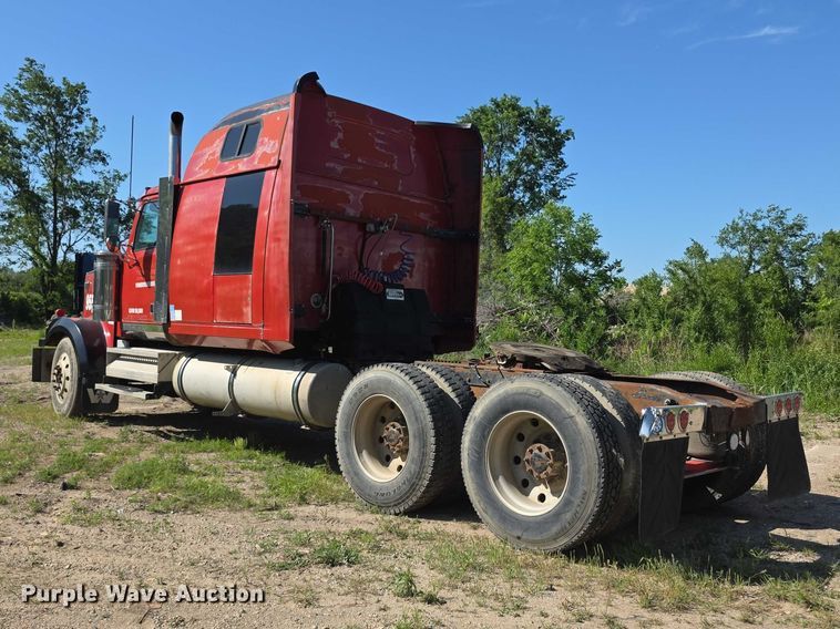 image for item FH6043 1999 Western Star 4900 semi truck