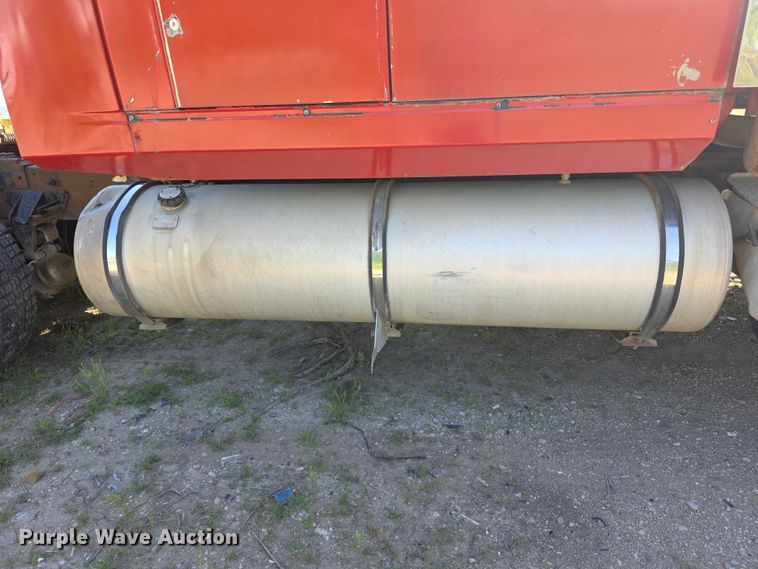 image for item FH6043 1999 Western Star 4900 semi truck