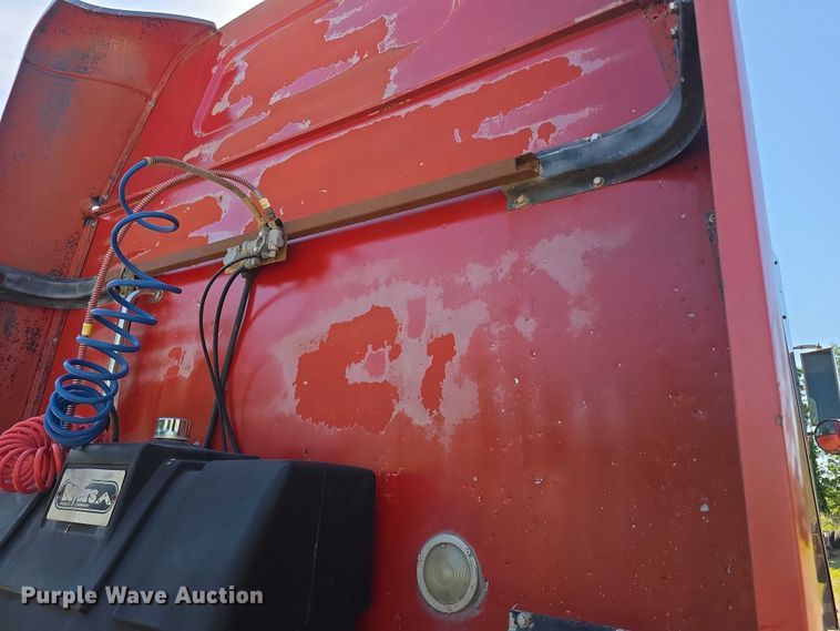 image for item FH6043 1999 Western Star 4900 semi truck