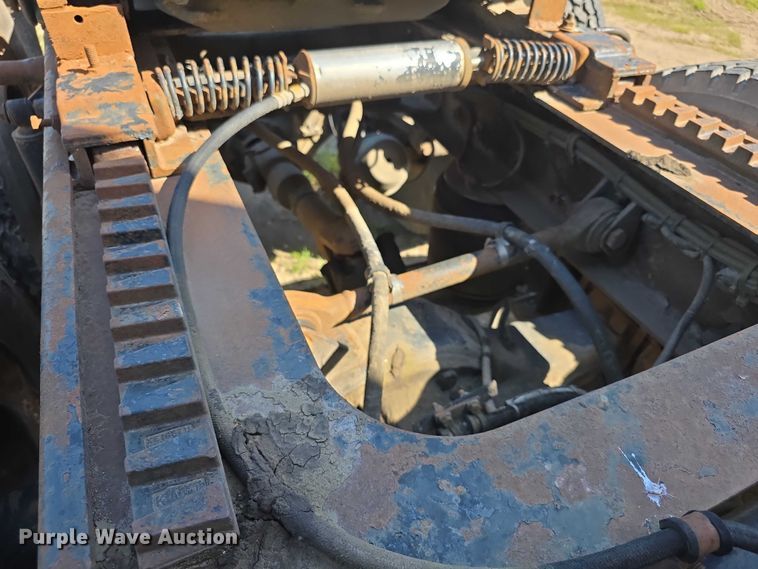 image for item FH6043 1999 Western Star 4900 semi truck