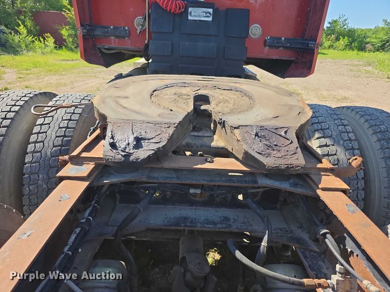 image for item FH6043 1999 Western Star 4900 semi truck
