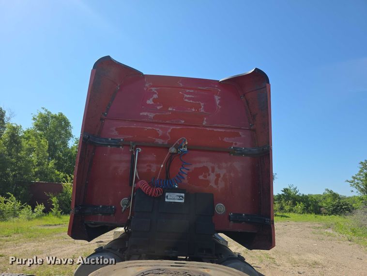 image for item FH6043 1999 Western Star 4900 semi truck