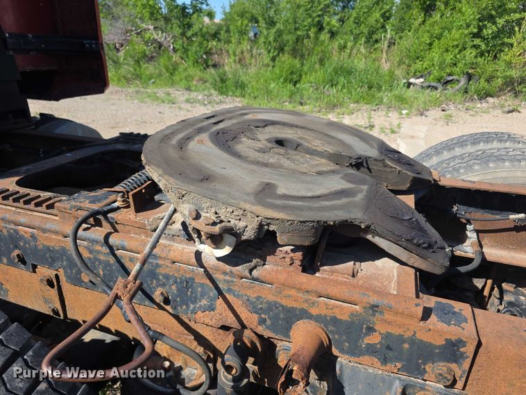 image for item FH6043 1999 Western Star 4900 semi truck